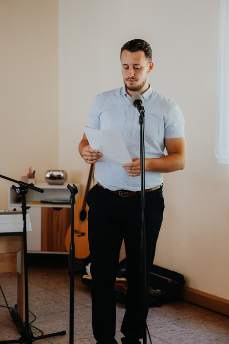 Stephan spricht Segenswünsche